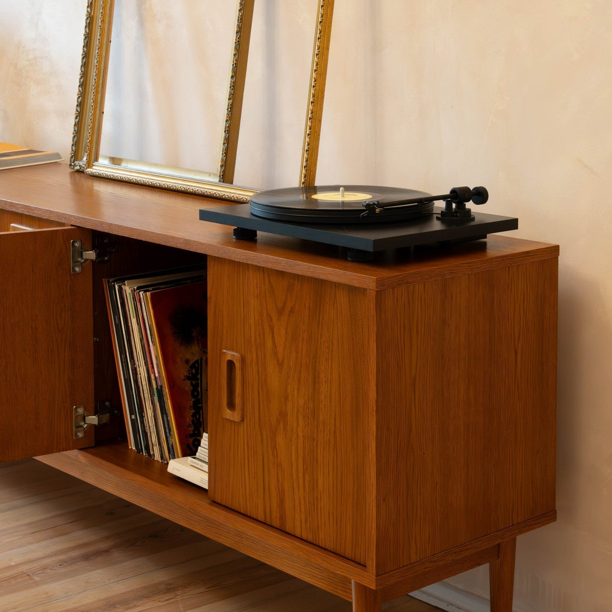 Details Matter: Vintage Decorations and Accessories – Pastform Furniture