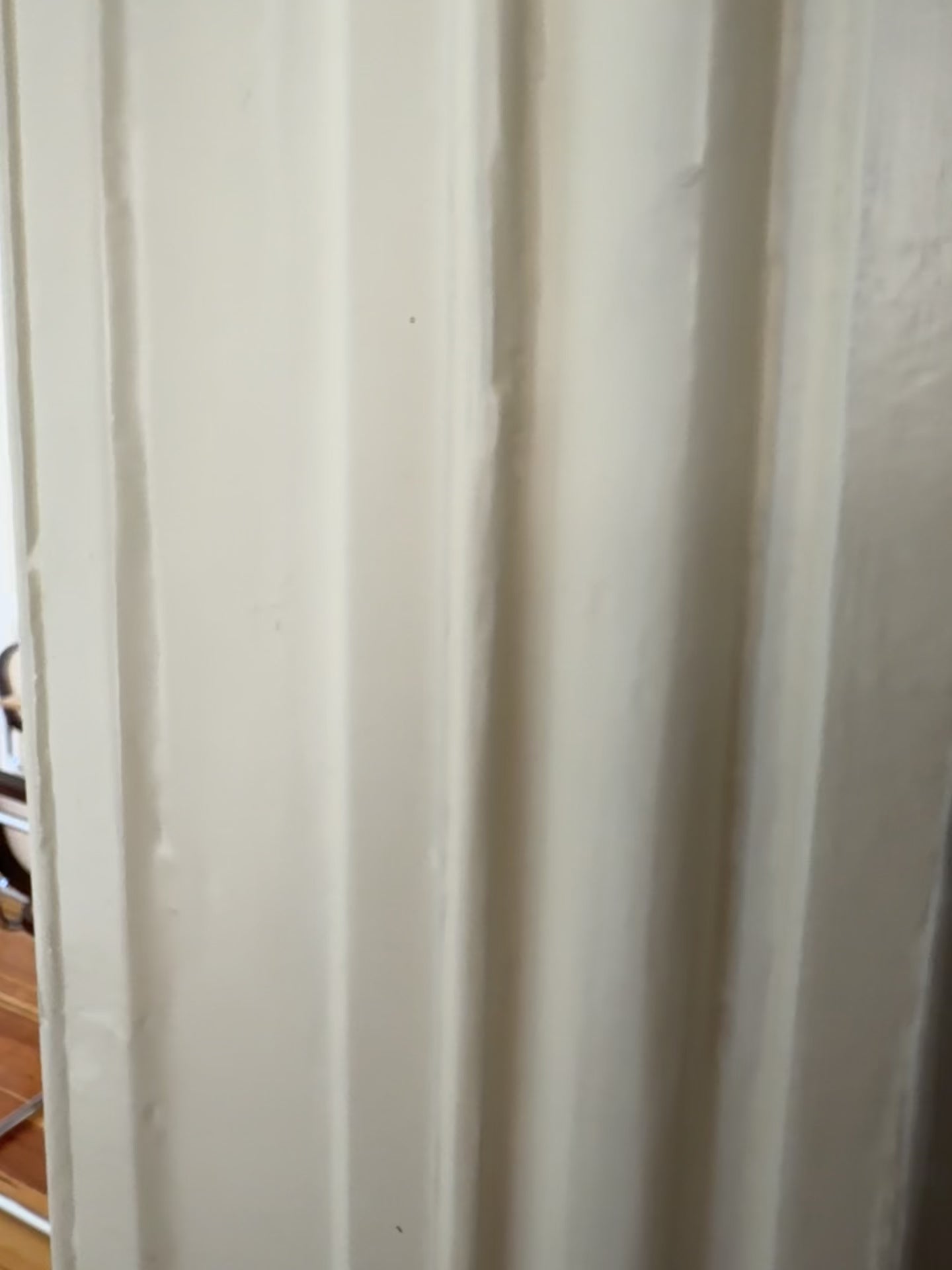 Načíst video: Stůl Dani