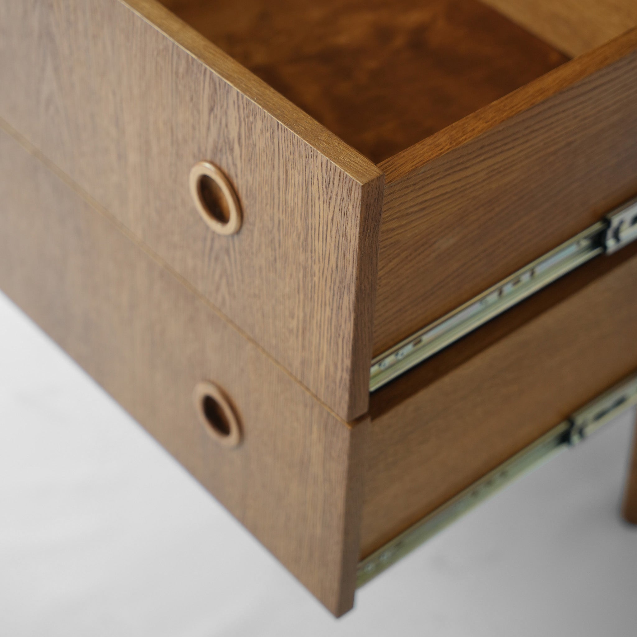 Komoda HIGHBOARD - Odeslání do 2–3 dnů