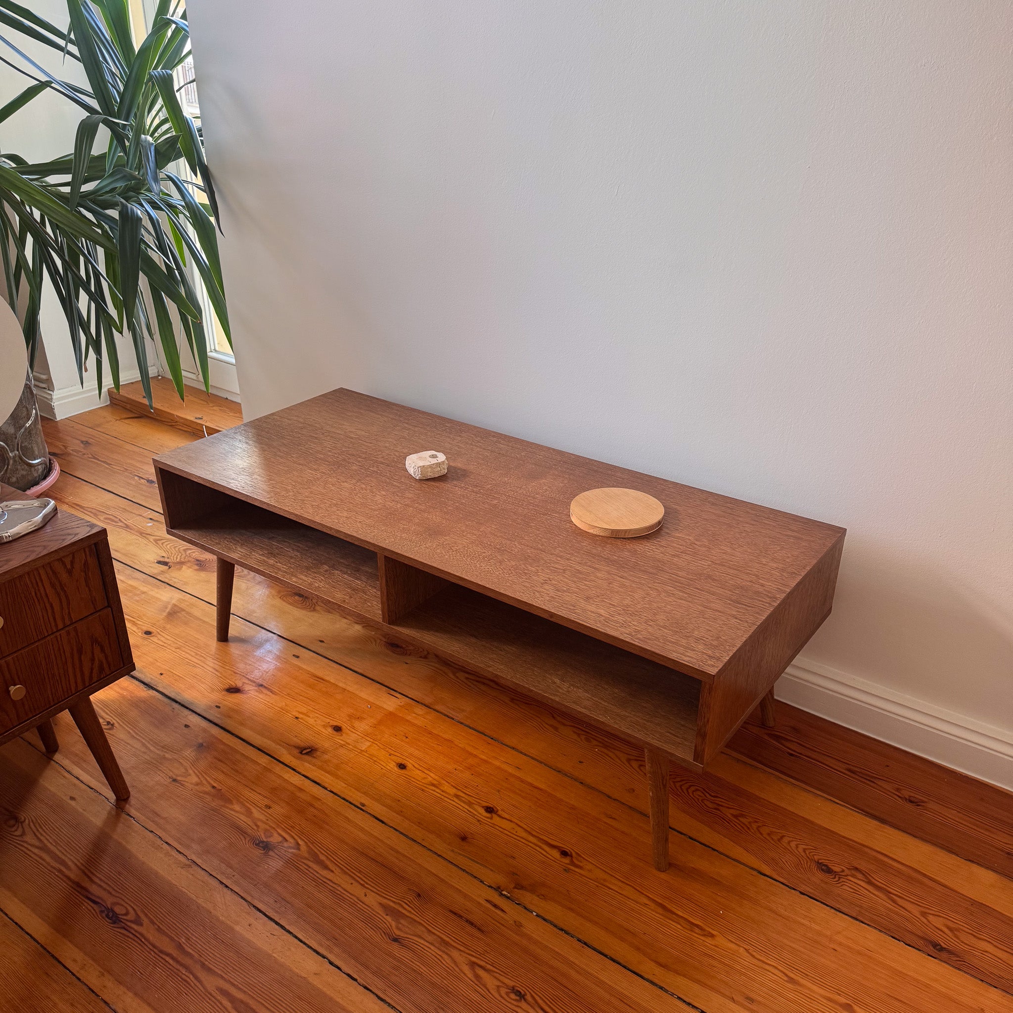 Konferenční stolek PAST - Odeslání do 2–3 dnů